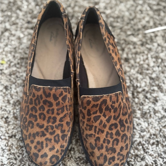 CLARKS Leopard Print Slip-On Women's Shoes - Picture 3 of 7